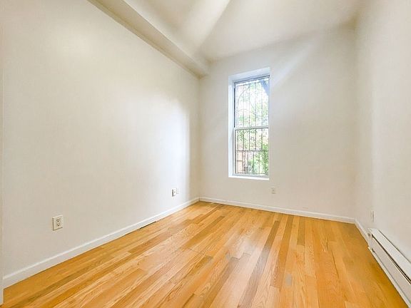 5th image of 425 Wythe Ave #1A