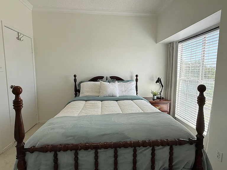 921 Marine Dr — Photo 16