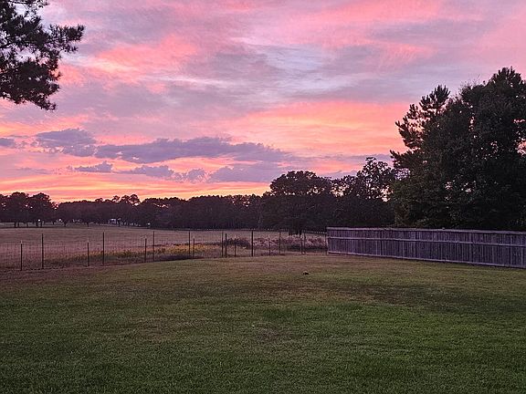 4th image of 30 W Sycamore