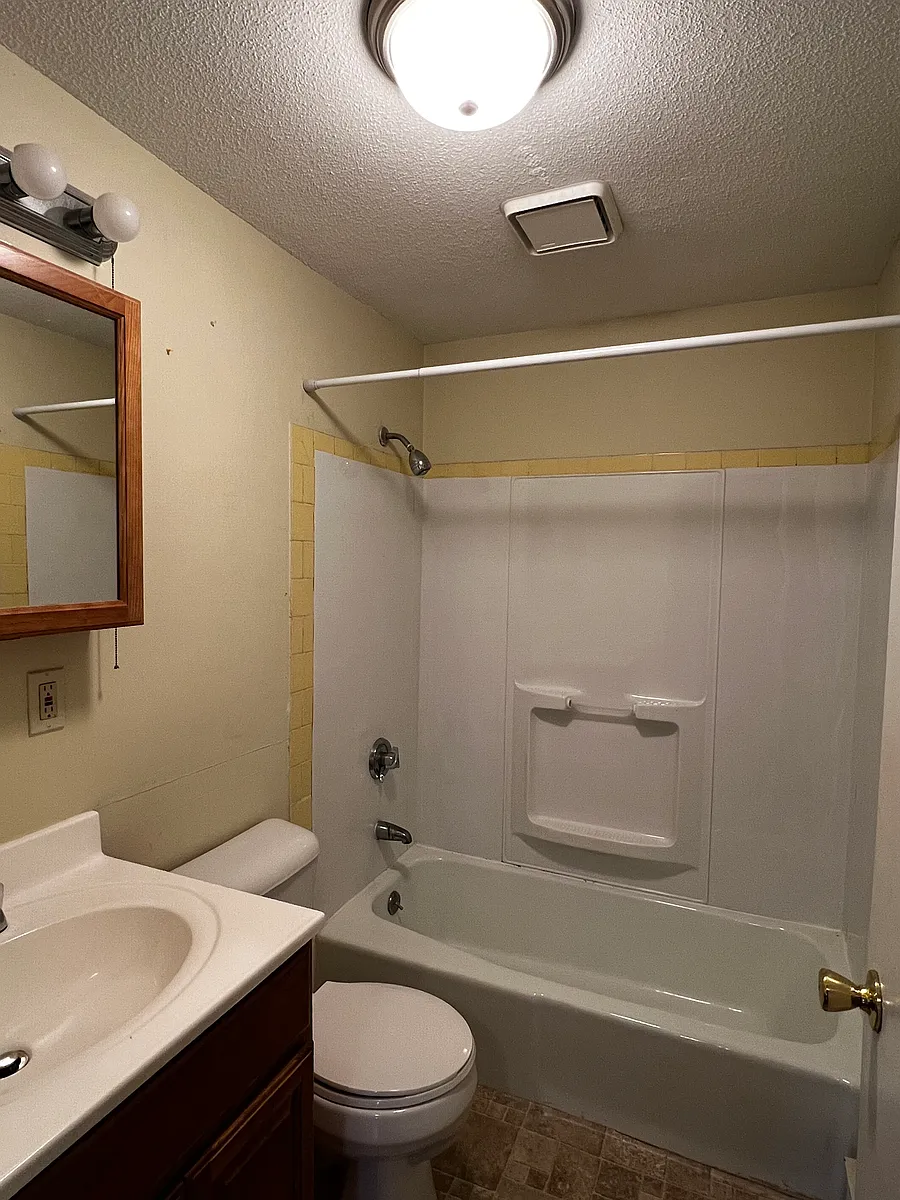 Building Photo - 39 Dinan Dr
