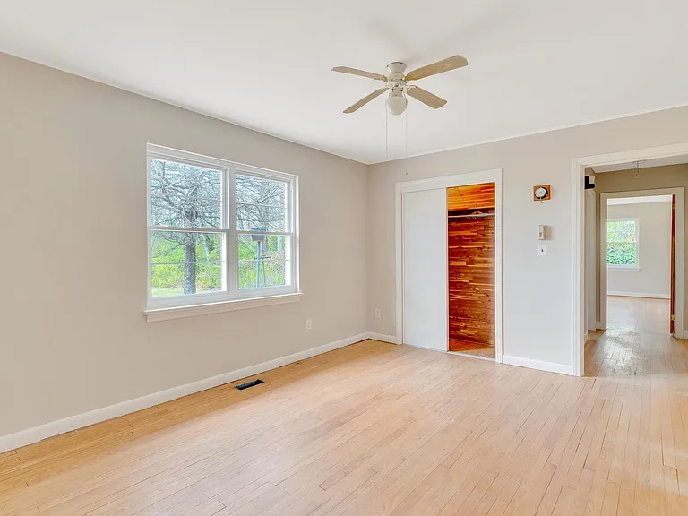 1109 James Blvd — Photo 17