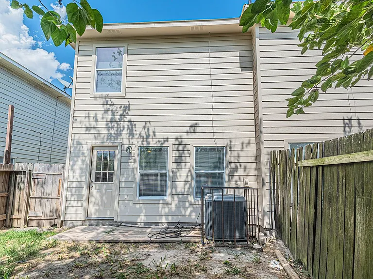 10061 Sharpton Dr — Photo 16