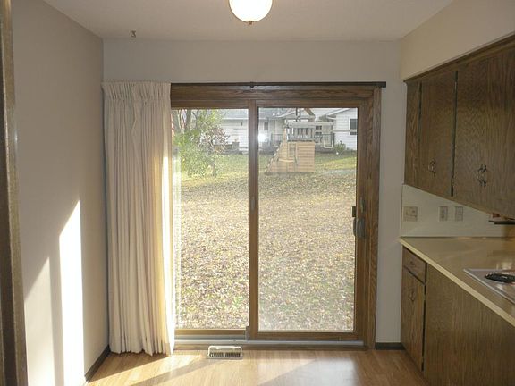 5th image of 2321 Anthony St