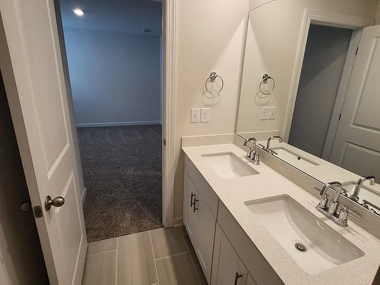 465 Cranford Dr — Photo 5