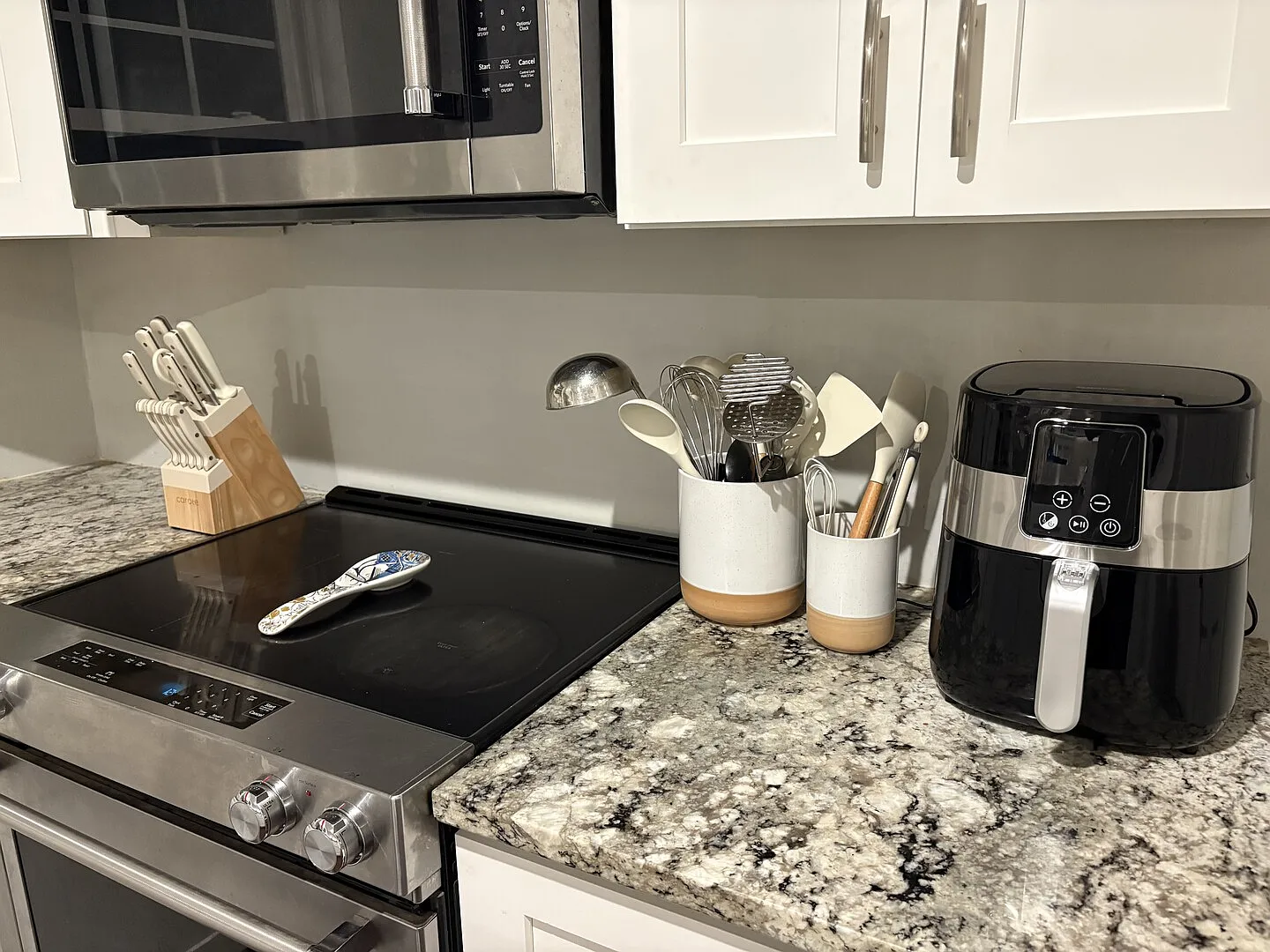 Modern Designer Home in Prime Raleigh LocationFully Furnished & Ready — Photo 4