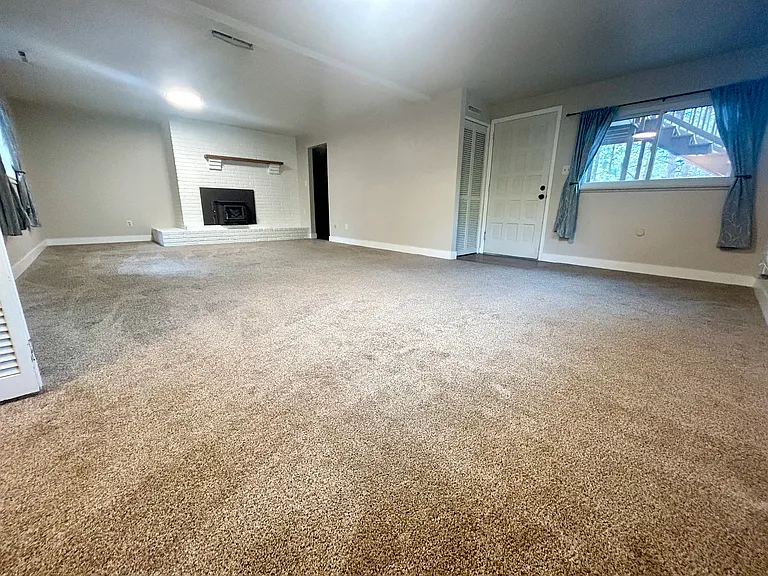 15165 Deby Dr — Photo 3