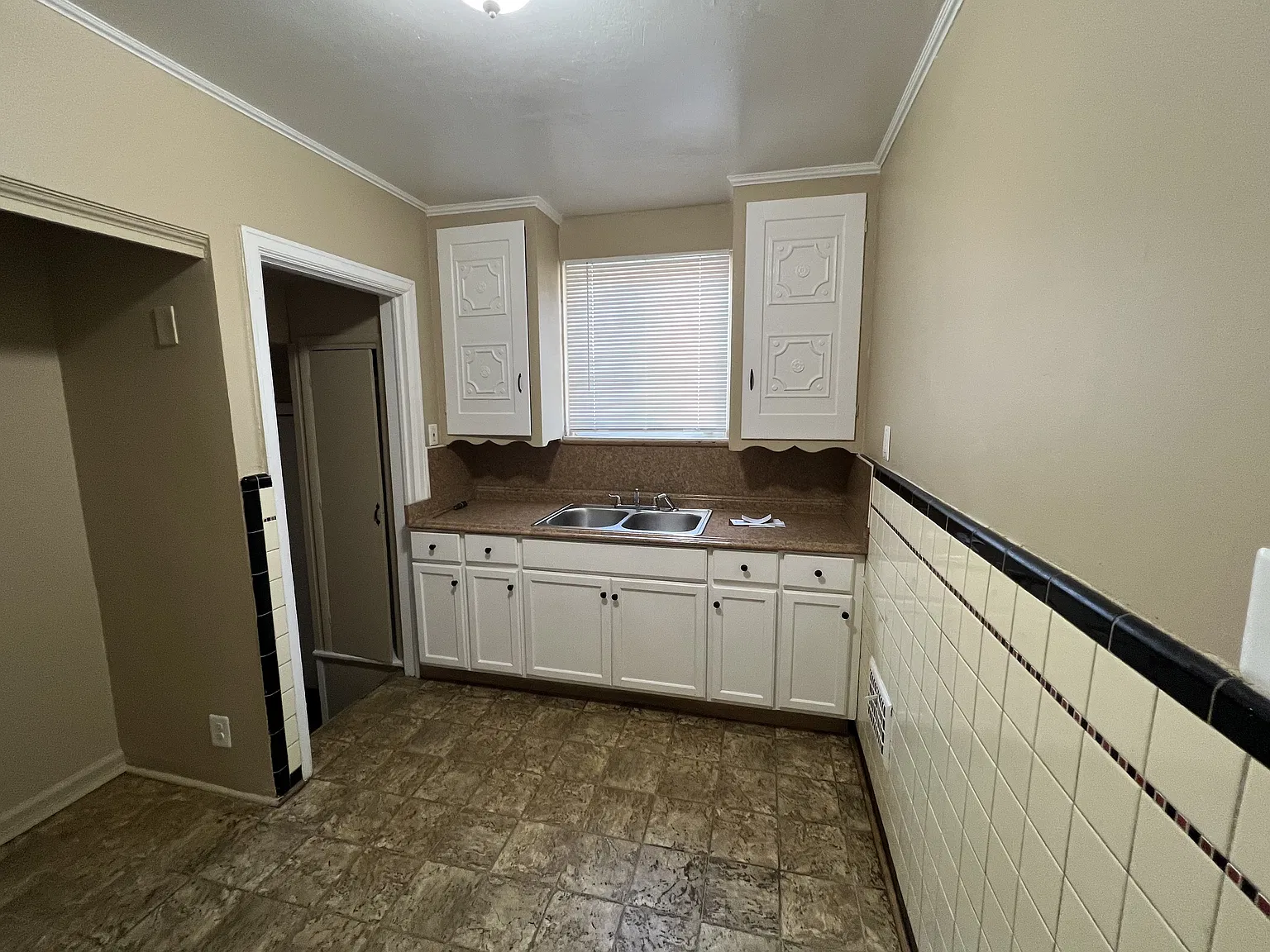 Nice 3 bedroom Westside bungalow — Photo 4