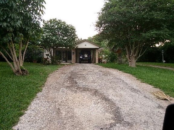2nd image of 26 Resaca Blvd
