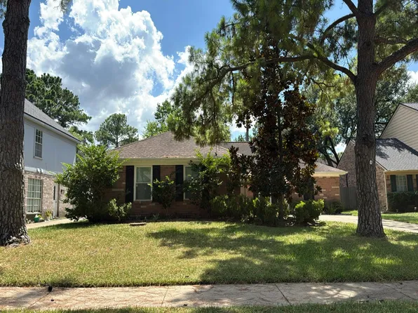 7607 Sandygate Ln, Houston, TX 77095