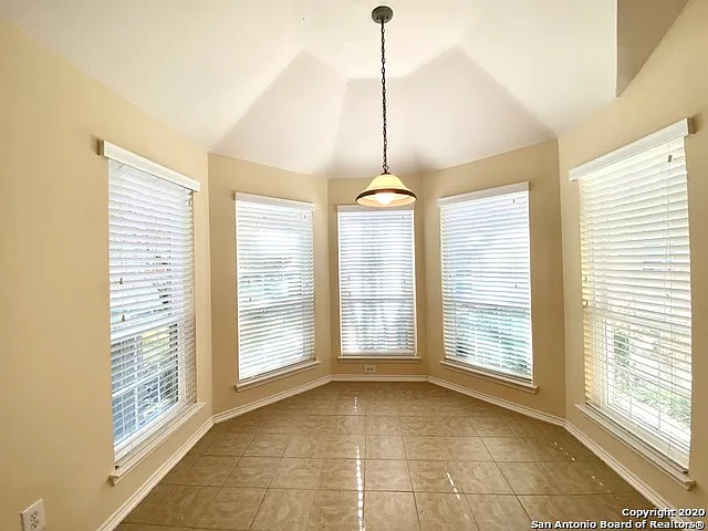 6635 Shady Bend Dr — Photo 7