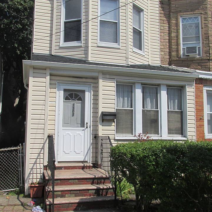 1st image of 1307 E 40th St