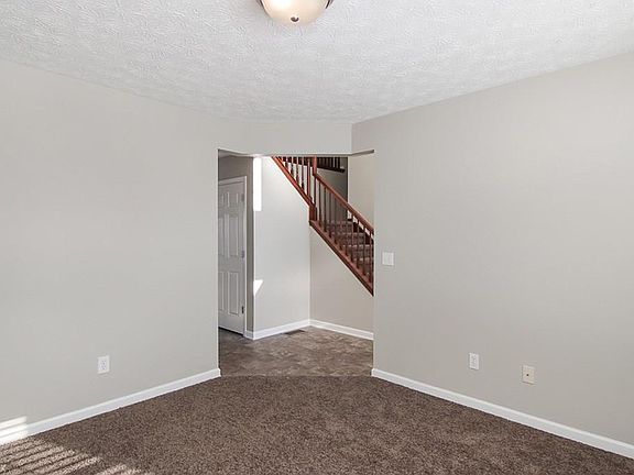 3rd image of 38282 Kingston Dr