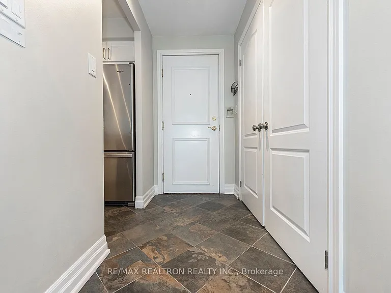 2111 Lake Shore Blvd W #505 — Photo 5