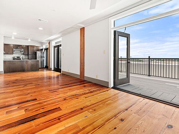 3rd image of 427 Jackson Ave APT 601