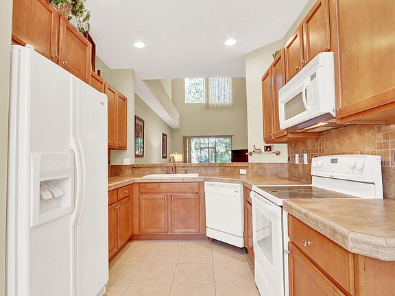 3rd image of 8123 CARNOUSTIE Place