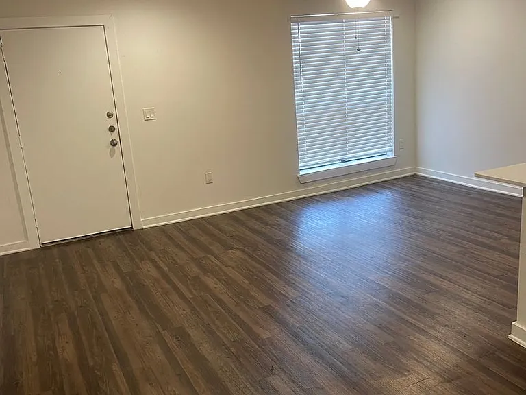 2106 Bennett Ave — Photo 16
