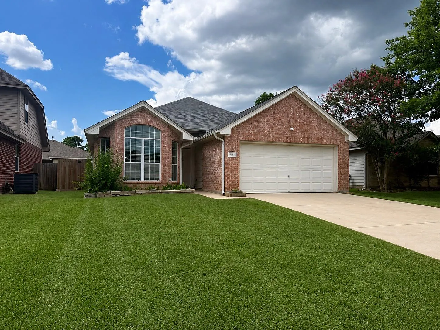 3 bed, 2.5 bath, 1666 sqft, $1,850 — Photo 1