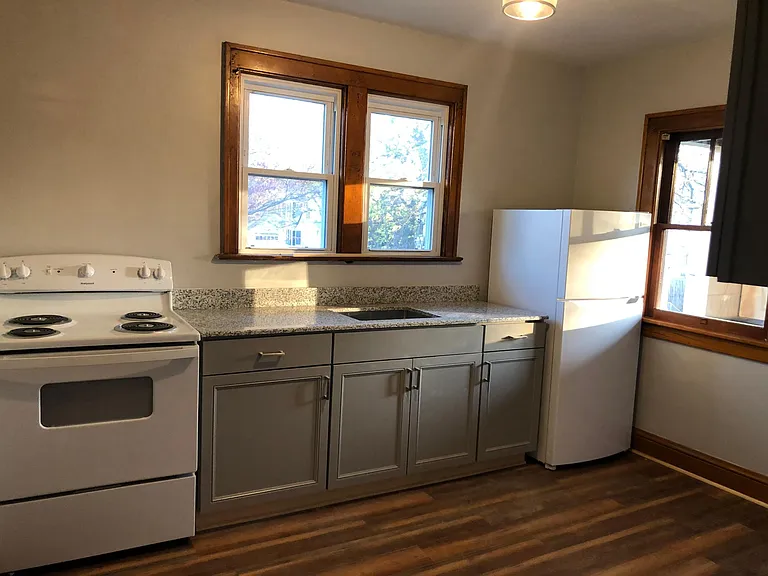 80 N Main St #4 — Photo 1