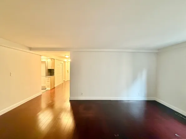 141 East 89th Street image 1 of 10