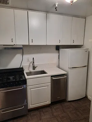 Rented by Green Line Realty | media 6