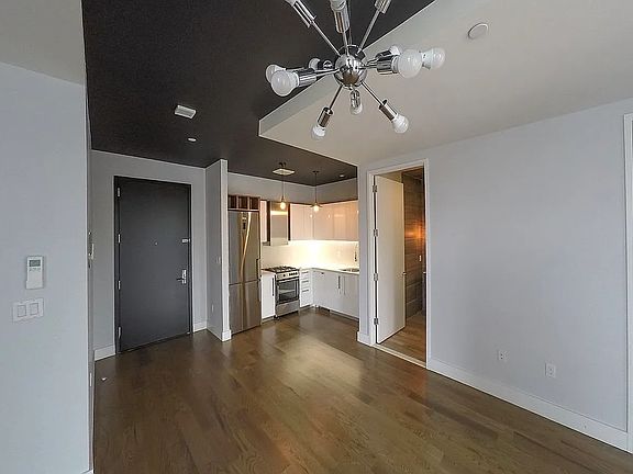 2nd image of 44 Stanhope St #4D