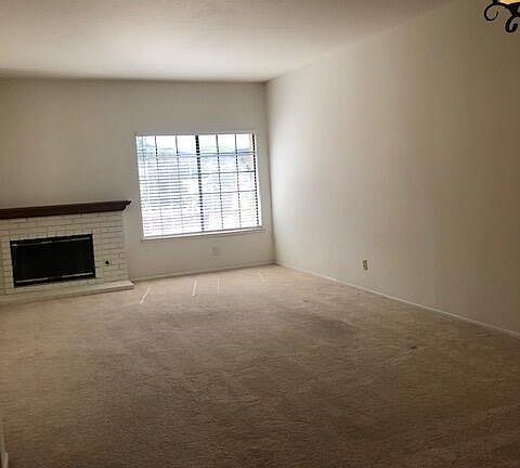 5th image of 334 Country Club Dr Unit B