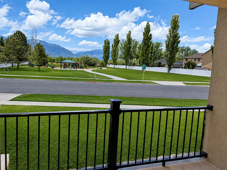749 N Devonshire Dr — Photo 5