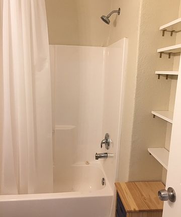 5th image of 1047 W Mill St #A