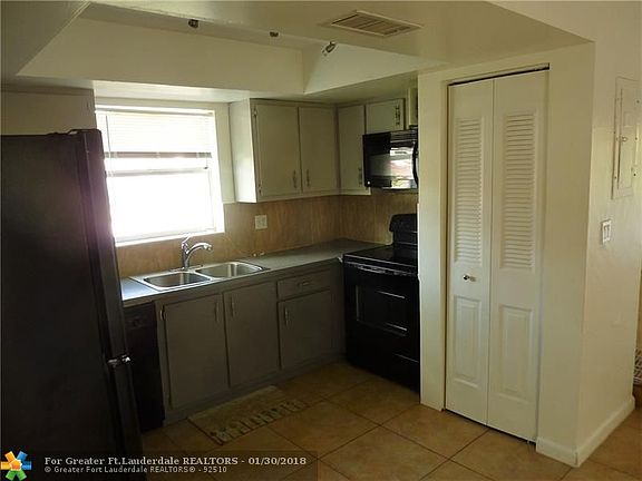 5th image of 7933 SW 8th St