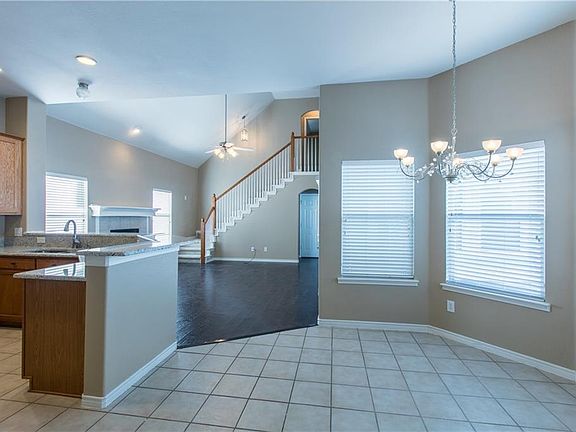 4th image of 1812 Forsythe Dr