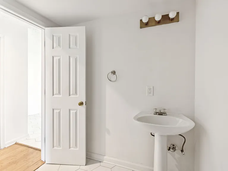 217 Walton Ferry Rd #108 — Photo 10