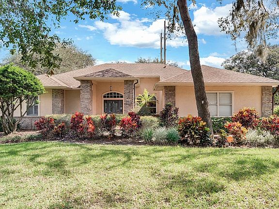 2nd image of 251 Shady Oaks Cir