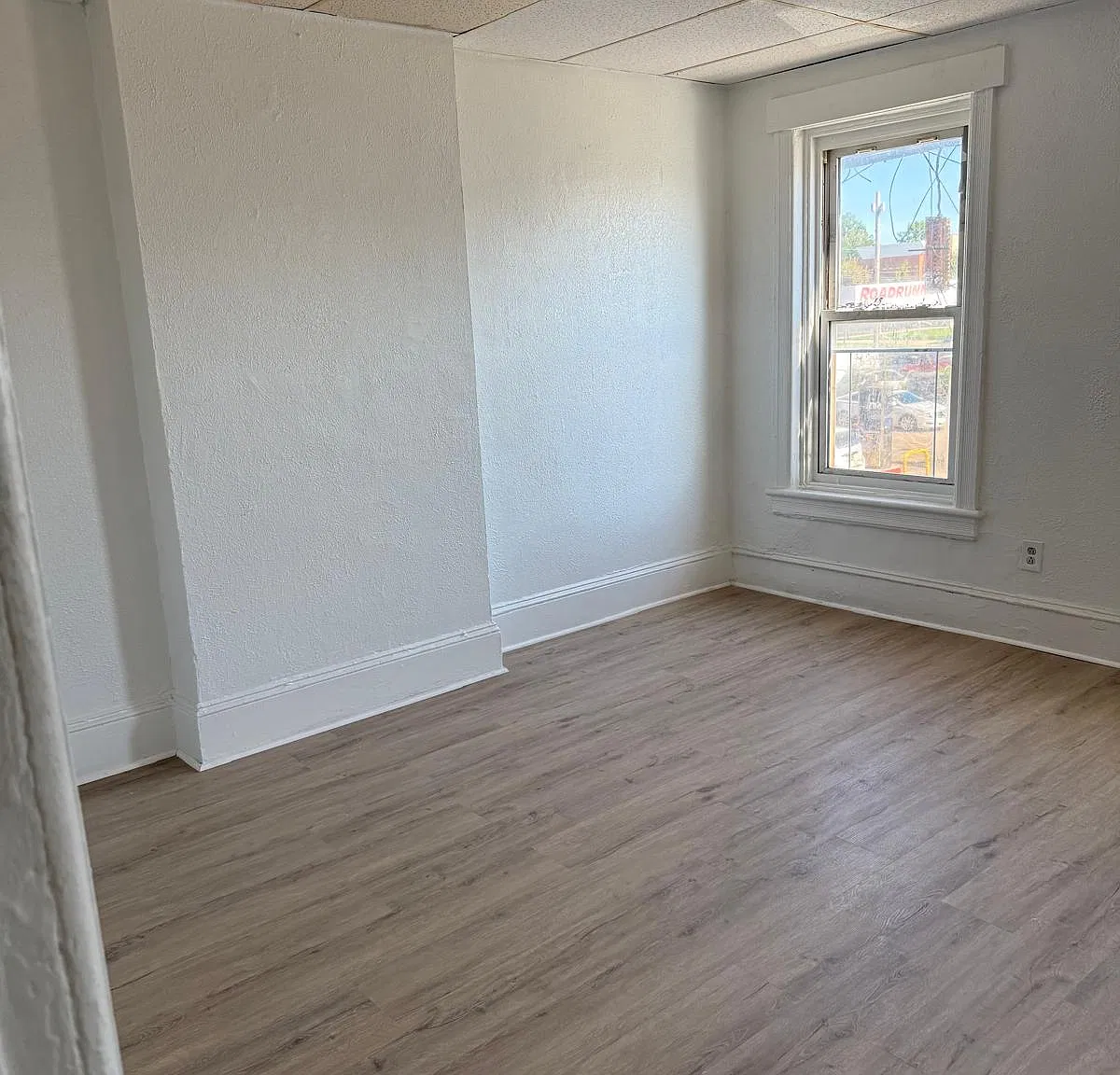 4 bed, $2,450 — Photo 4