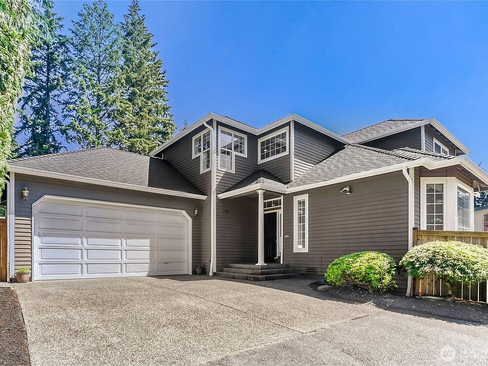 1st image of 724 N 190th Street