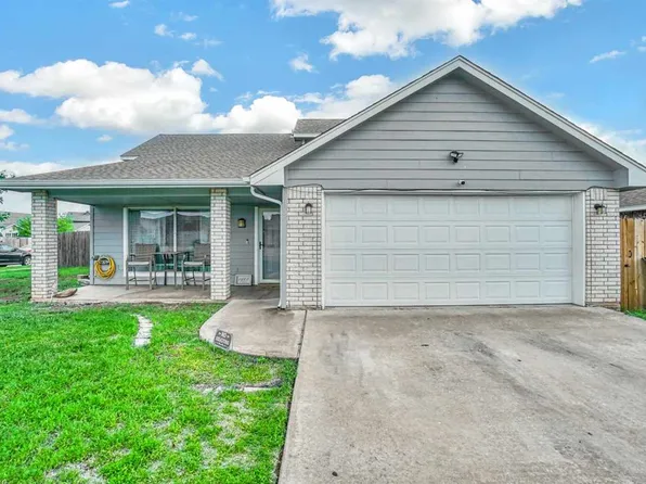 1602 SE Pinewood Dr, Lawton, OK 73501