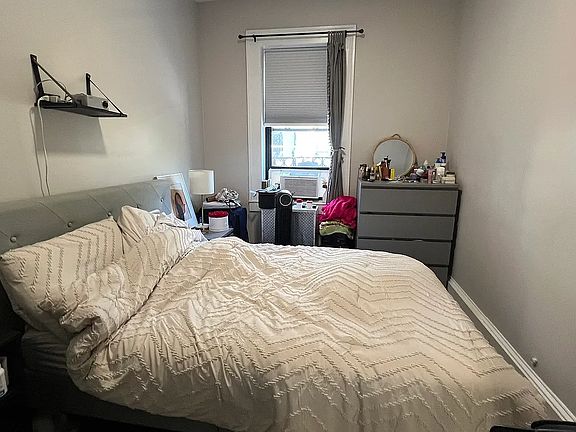 5th image of 2403 41st Ave APT 15