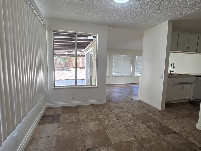 630 E Avenue J4 — Photo 5
