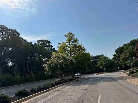 Exterior Neighborhood (street photo)