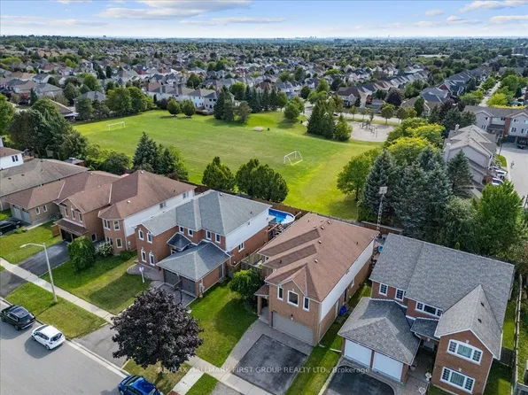989 Deer Valley Dr, Oshawa, ON L1J 8N2