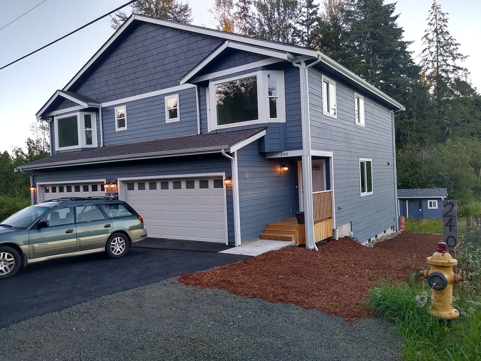 3 bed, 2.5 bath, 1600 sqft, $2,300 — Photo 1