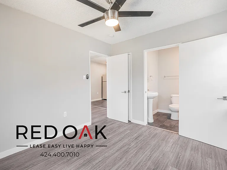 1182 E 52nd St #1184-1/2 — Photo 16