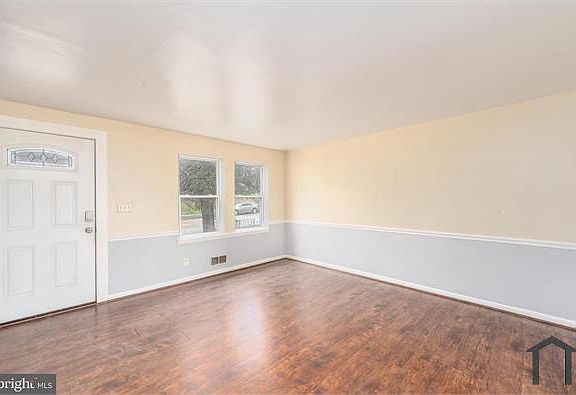 5th image of 3520 Dudley Ave