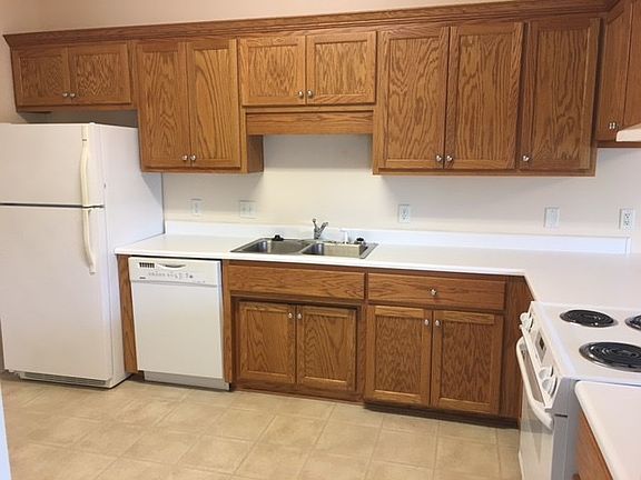 2nd image of 3226 Oak Garden Dr