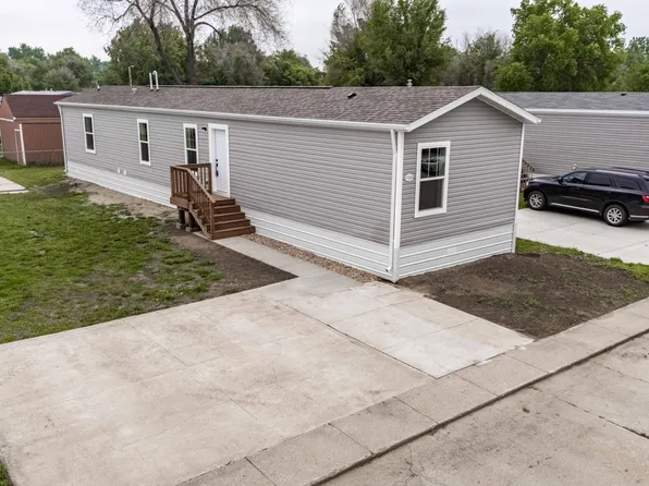 104 Deer St, Mandan, ND 58554