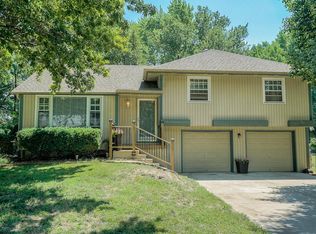 6711 E 134th St, Grandview, MO 64030