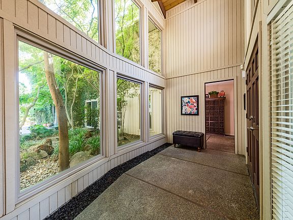 5th image of 363 E Avante Ave