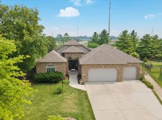 2513 Stricker Ln, Urbana, IL 61802