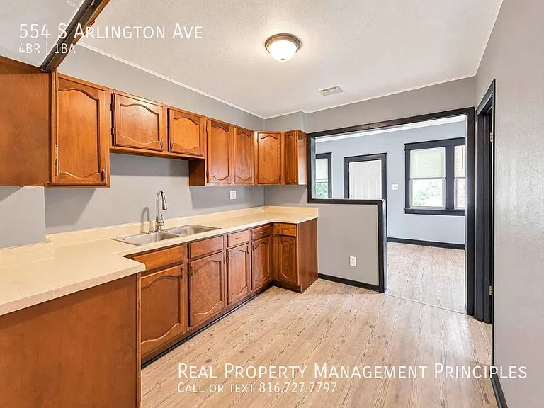 554 S Arlington Ave — Photo 3