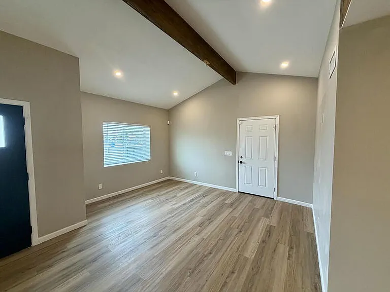 2029 W Adams St — Photo 5