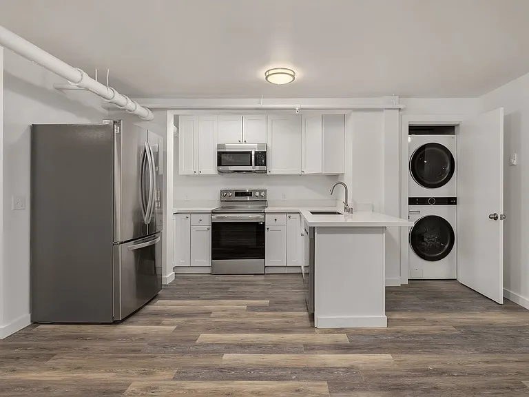 2214 Yale Ave E — Photo 15
